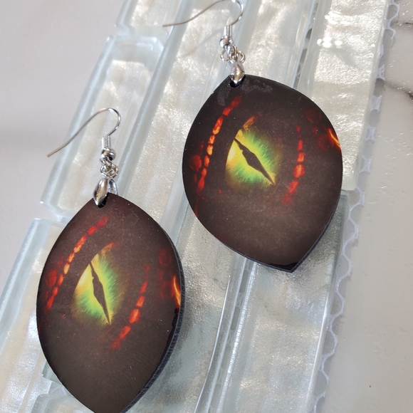 Dragon Eye Earrings - Picture 7 of 10